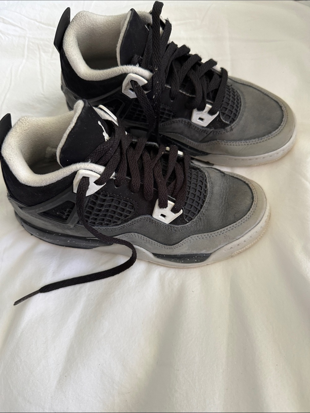 Jordan Men's Grey and Black Retro Basketball Sneakers